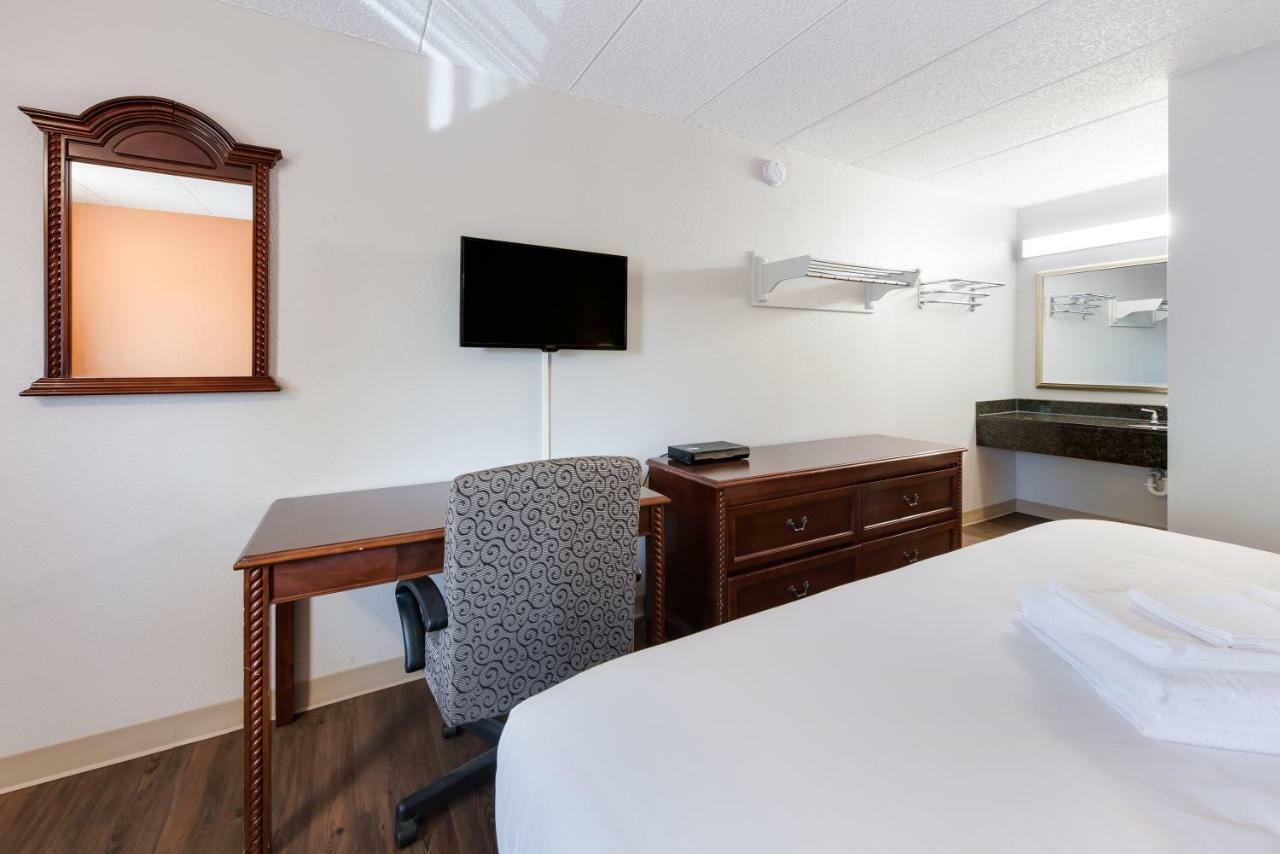 Americas Best Value Inn Columbus Exterior foto